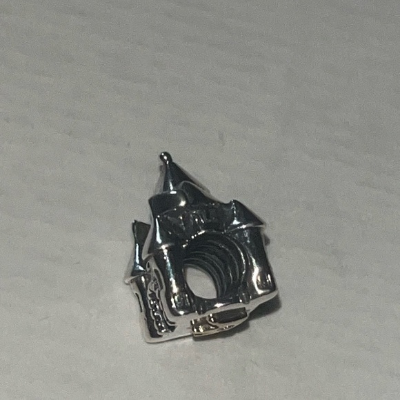 Pandora two tone castle charm - Picture 4 of 9